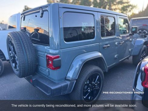 Used 2025 Jeep Wrangler Unlimited Sahara w/ Safety Group AWD/4WD image 6