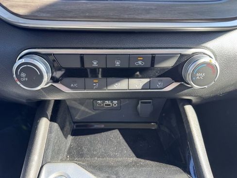 Used 2024 Nissan Altima 2.5 SV image 18