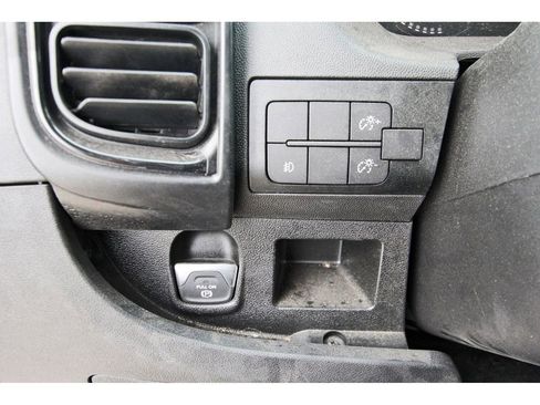 Used 2026 RAM ProMaster 2500 w/ Convenience Group FWD image 17