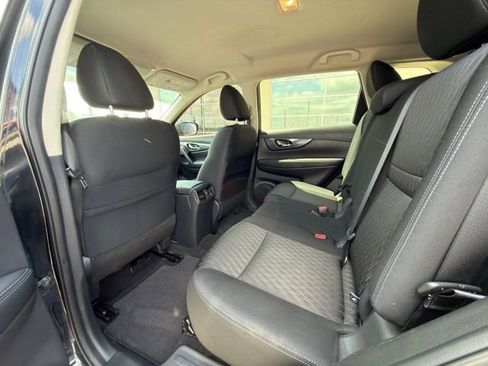 Used 2019 Nissan Rogue SV FWD image 13