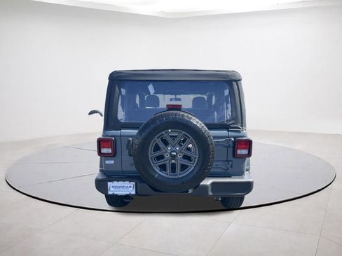Used 2025 Jeep Wrangler Sport AWD/4WD image 6