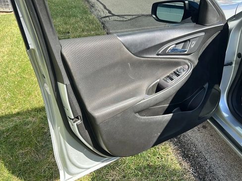 Used 2019 Chevrolet Malibu LT w/ Driver Confidence Package image 16