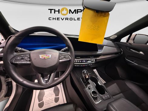 Used 2025 Cadillac XT4 Sport w/ LPO, Onyx Lite Package AWD/4WD image 11