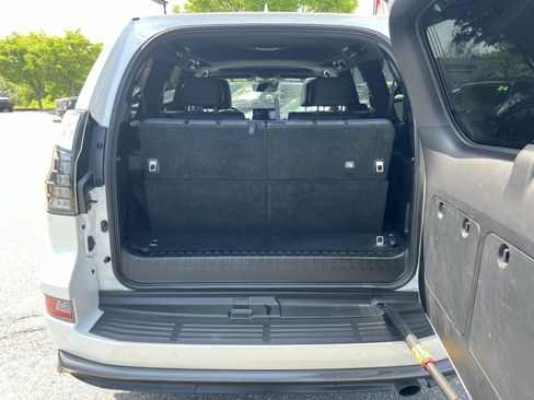 Used 2023 Lexus GX 460 Luxury w/ Sport Design Package AWD/4WD image 27