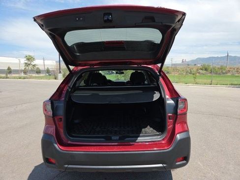 Used 2023 Subaru Outback Premium AWD/4WD image 16