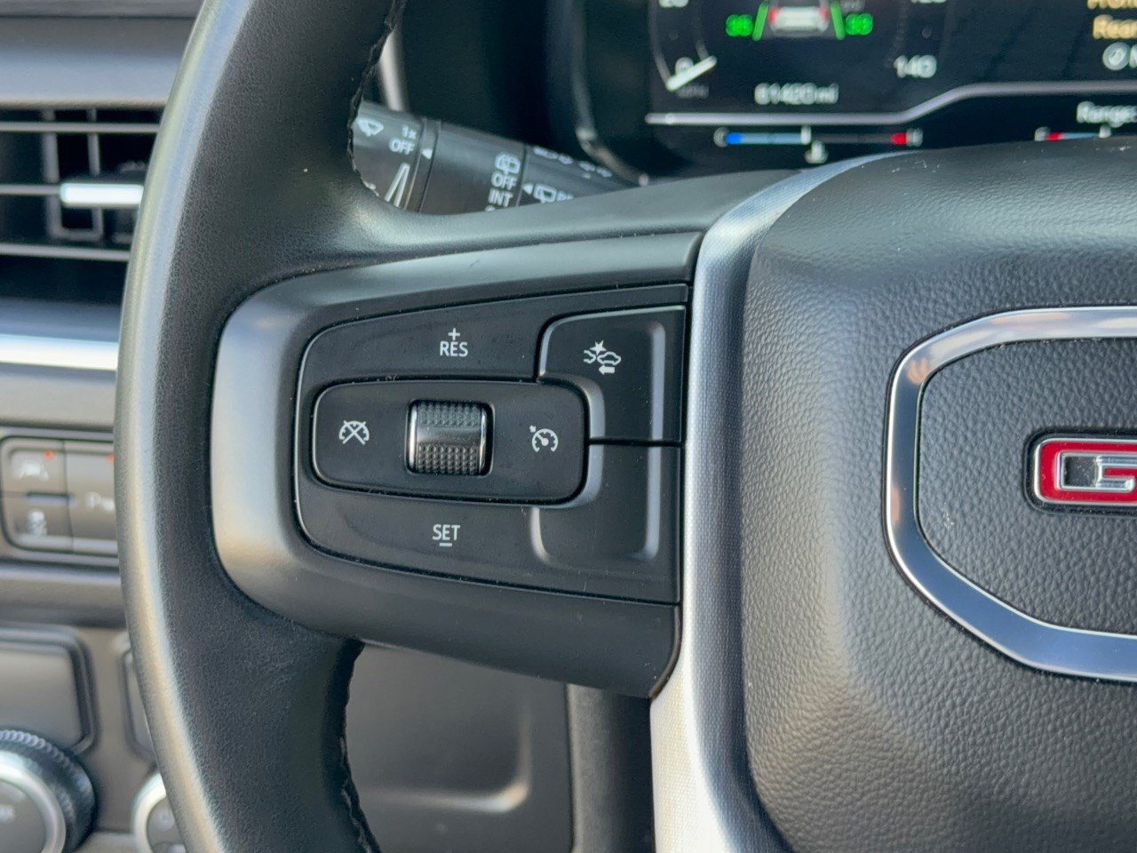 Certified 2024 GMC Yukon XL SLT RWD image 18