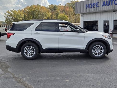 New 2026 Ford Explorer Active image 3