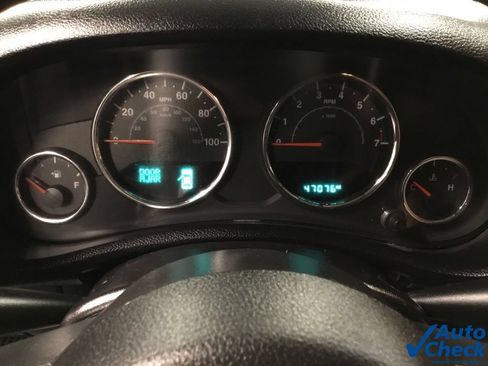 Used 2015 Jeep Wrangler Sahara w/ Connectivity Group AWD/4WD image 39