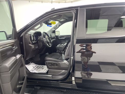 Used 2023 Chevrolet Silverado 1500 LT AWD/4WD image 9
