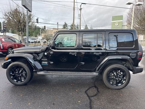 Used 2023 Jeep Wrangler Unlimited Sahara w/ Cold Weather Group image 4