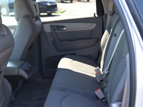 Used 2017 Chevrolet Traverse LS FWD image 29