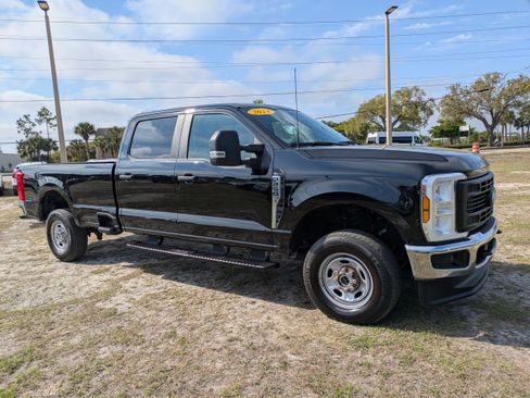 Used 2024 Ford F250 XL w/ XL Chrome Package AWD/4WD image 2