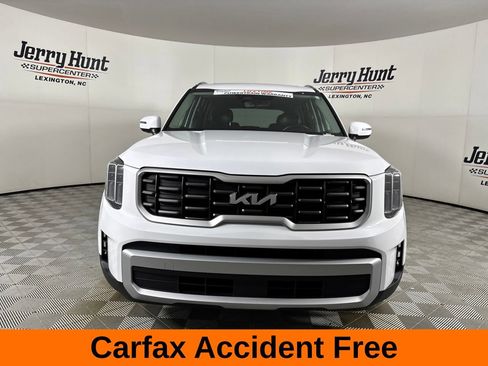 Used 2025 Kia Telluride S FWD image 3