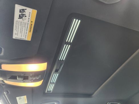 Used 2011 Mercedes-Benz E 350 BlueTEC Sedan image 25