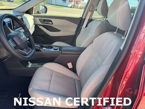 Certified 2025 Nissan Rogue SV image 2