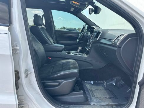 Used 2018 Jeep Grand Cherokee Altitude AWD/4WD image 31