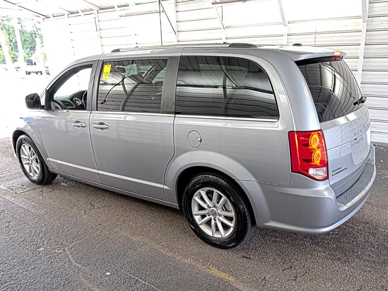 Used 2019 Dodge Grand Caravan SXT FWD image 5