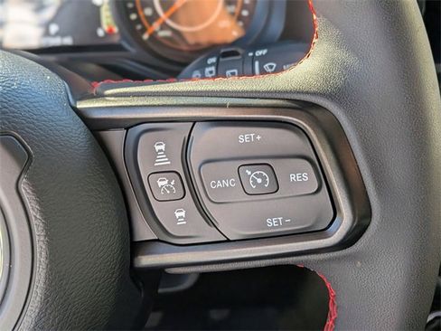 Used 2024 Jeep Wrangler Unlimited Rubicon image 17