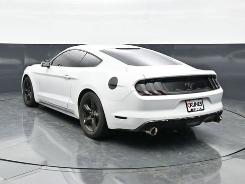 Used 2015 Ford Mustang Coupe image 5