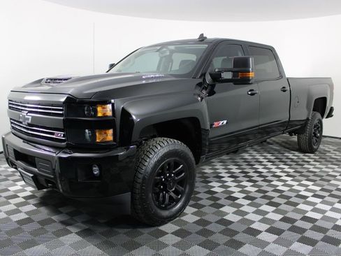 Used 2017 Chevrolet Silverado 2500 LTZ image 4