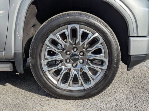 Used 2023 GMC Sierra 1500 Denali Ultimate image 9