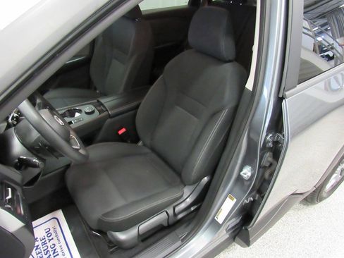 Used 2023 Nissan Rogue S AWD/4WD image 30