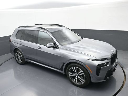 Used 2026 BMW X7 xDrive40i w/ M Sport Package AWD/4WD image 31