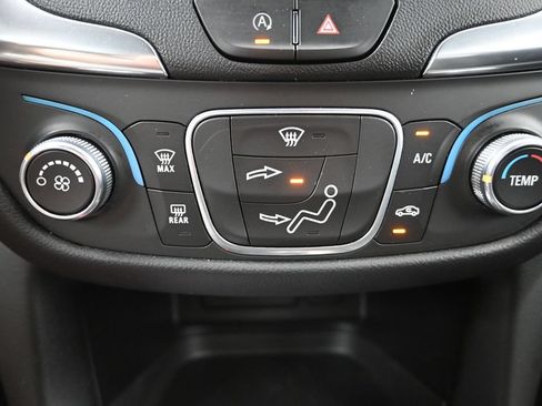 Used 2022 Chevrolet Equinox LT FWD image 20