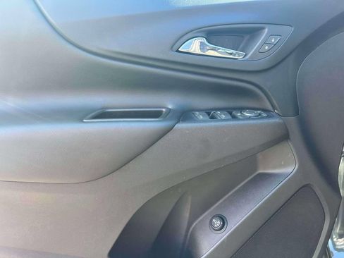 Used 2019 Chevrolet Equinox LT FWD image 19