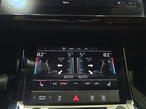 Used 2024 Audi Q8 e-tron Premium image 25