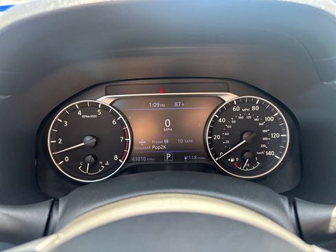 Used 2025 Nissan Altima 2.5 SV FWD image 39