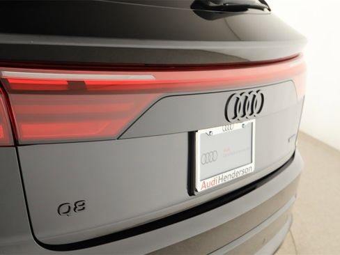 Certified 2025 Audi Q8 Prestige w/ Prestige Package image 31