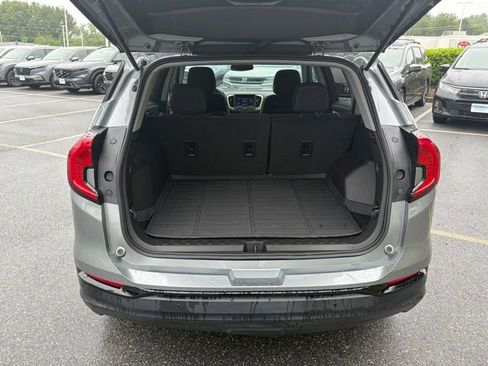 Used 2023 GMC Terrain SLE w/ Driver Convenience Package AWD/4WD image 7