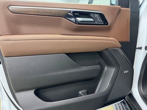 New 2026 Chevrolet Suburban High Country AWD/4WD image 8
