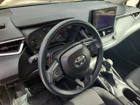 Certified 2025 Toyota Corolla LE FWD image 23