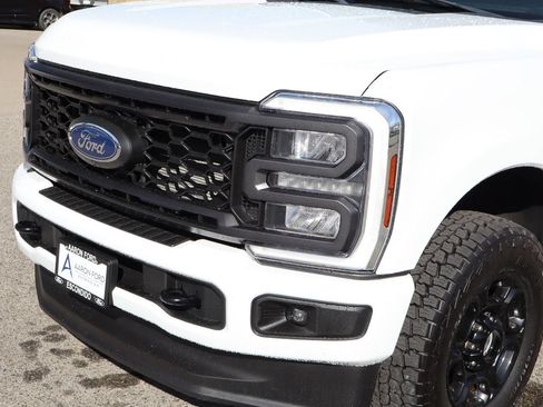 Used 2024 Ford F250 XL w/ STX Appearance Package AWD/4WD image 8