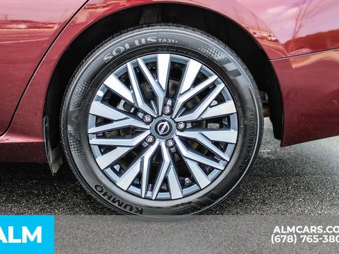 Used 2025 Nissan Altima 2.5 SV image 15