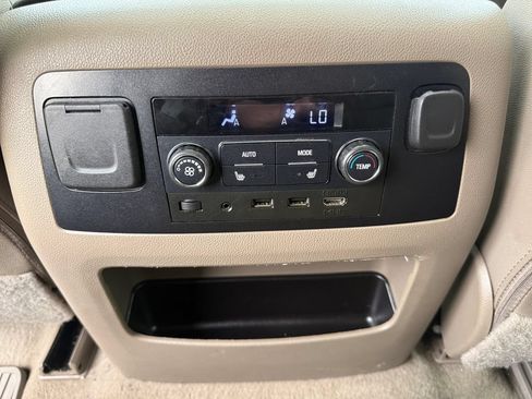 Used 2020 Chevrolet Suburban Premier AWD/4WD image 23