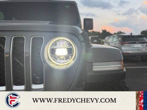 Used 2020 Jeep Gladiator Overland AWD/4WD image 29