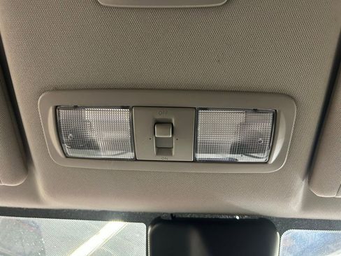 Used 2022 Nissan Frontier SV AWD/4WD image 27