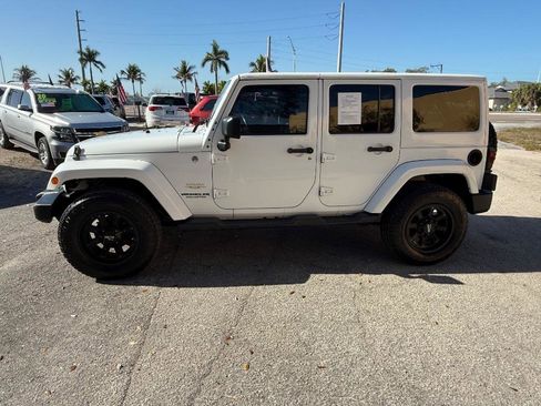 Used 2015 Jeep Wrangler Unlimited Sahara w/ Connectivity Group image 4