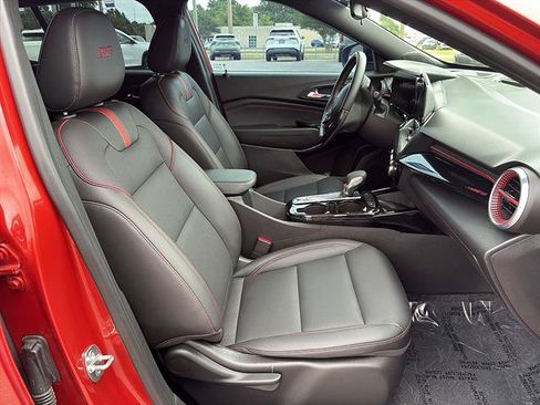 Used 2024 Chevrolet Trax RS w/ Sunroof Package FWD image 15