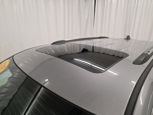 Used 2018 Jeep Grand Cherokee Limited image 10