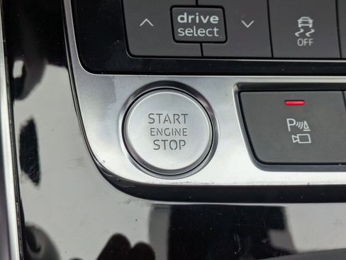 Used 2019 Audi Q8 Premium Plus w/ Premium Plus image 19