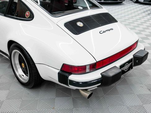 Used 1989 Porsche 911 Carrera RWD image 26