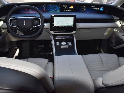 New 2026 Lincoln Nautilus Reserve image 16