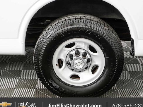 Used 2020 Chevrolet Express 3500 LT w/ LT Preferred Equipment Group RWD image 29