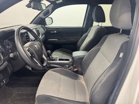 Used 2021 Toyota Tacoma TRD Sport w/ Technology Package AWD/4WD image 9
