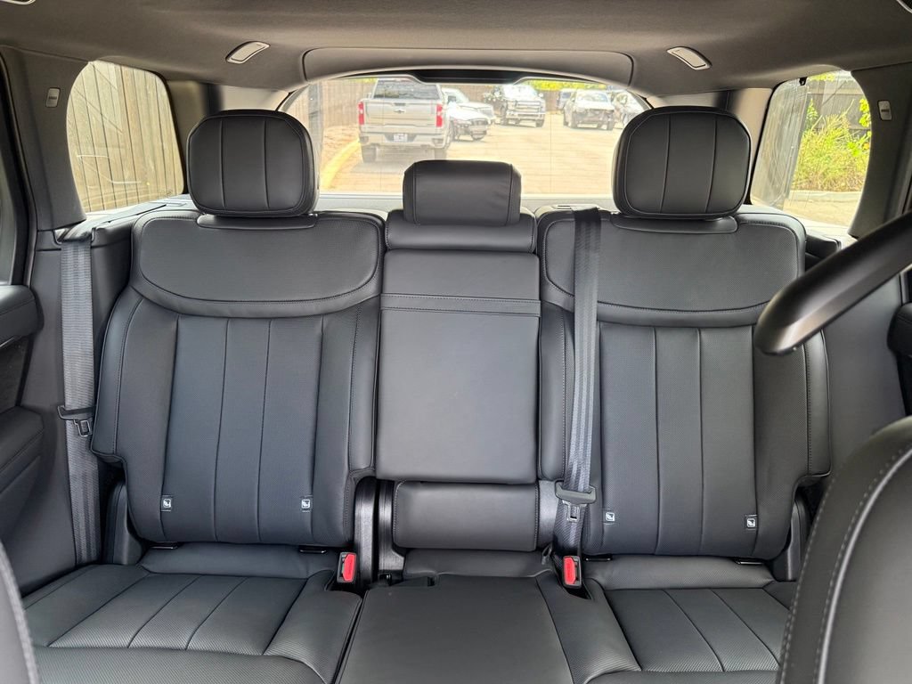 Certified 2026 Land Rover Range Rover SE AWD/4WD image 31