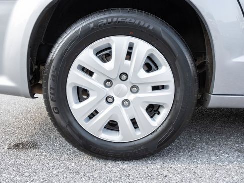 Used 2018 Dodge Grand Caravan SE w/ UConnect Hands-Free Group FWD image 35
